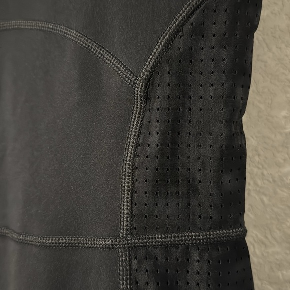 Fabletics One piece - Picture 2 of 4